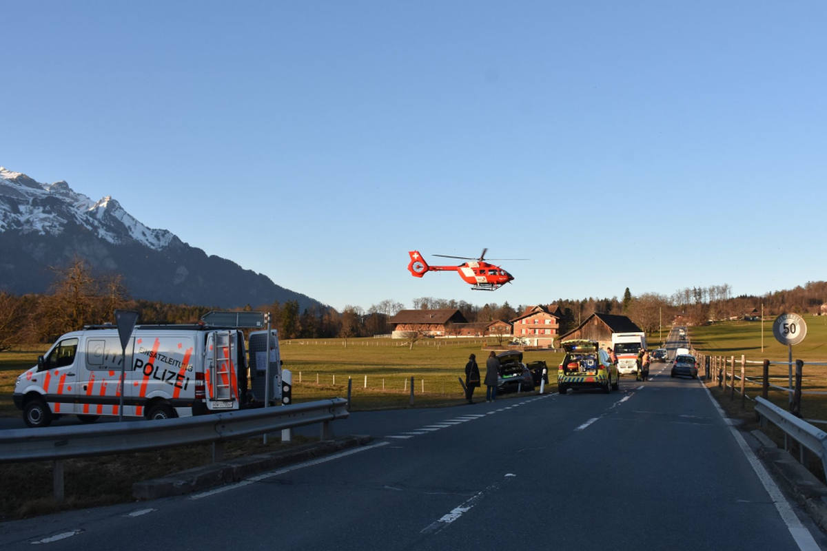 Schrecklicher Verkehrsunfall fordert schwer verletzten Motorradfahrer