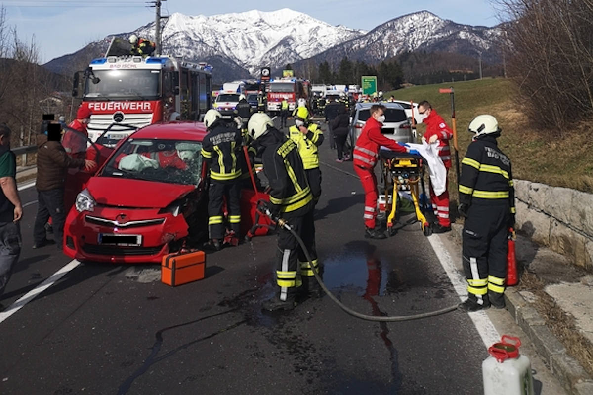 Mehrere Verletzte nach Horrorunfall in Sulzbach