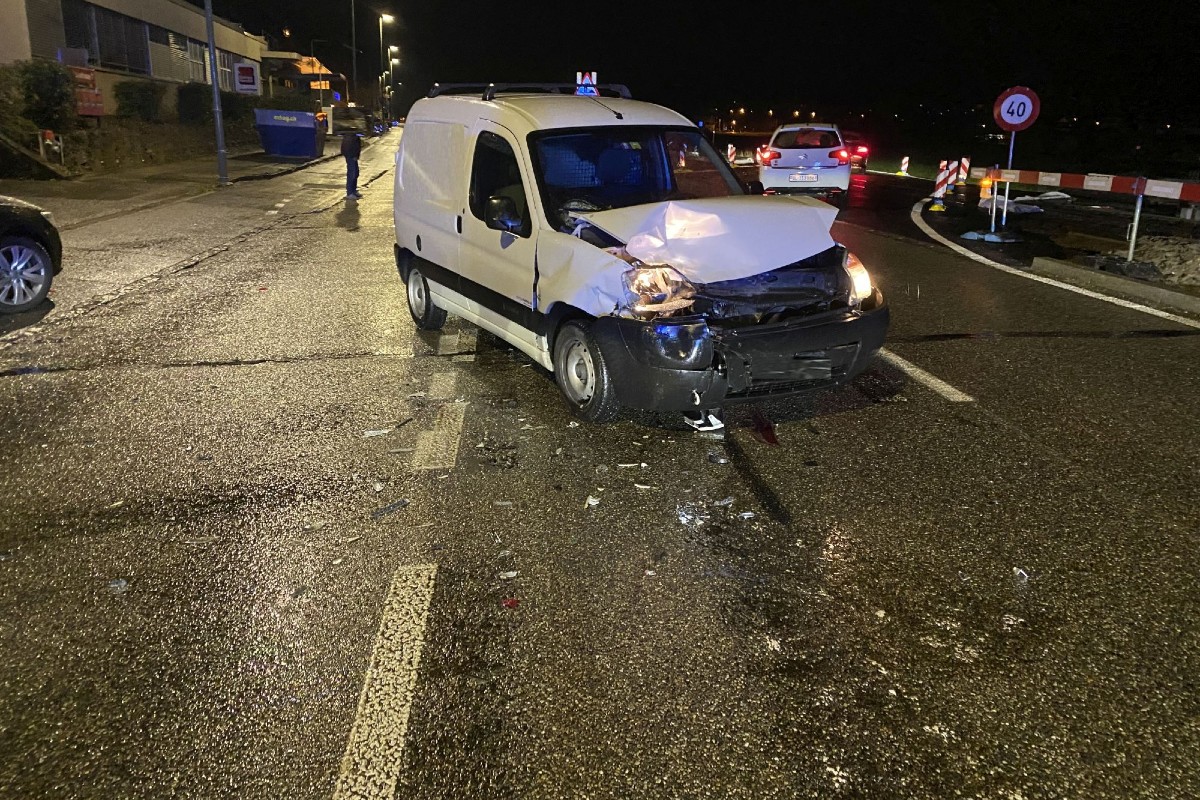 Bubendorf BL - Drei Verletzte nach Kollision