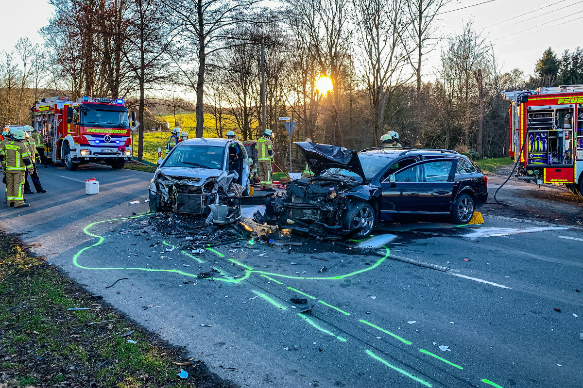 Schwerer Verkehrsunfall mit fünf Verletzten
