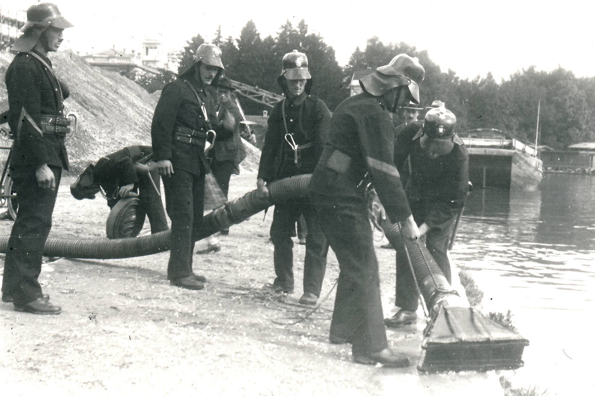 Mit Feuer & Flamme im Einsatz für Zürich – 100 Jahre Berufsfeuerwehr