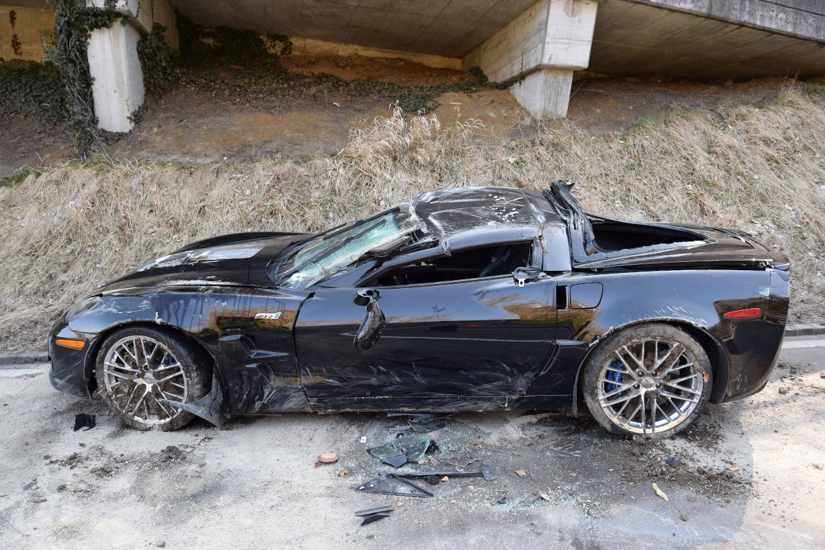 Schwerer Verkehrsunfall mit hohem Sachschaden