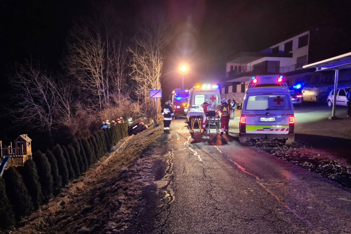 Verkehrsunfall fordert zwei schwer verletzte Personen