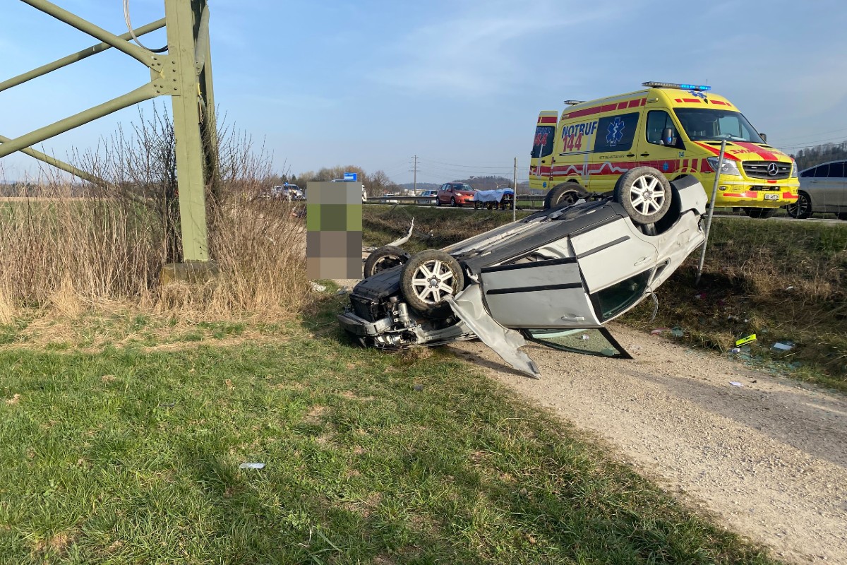 In Rupperswil AG kam es zu einem spektakulärern Selbstunfall.