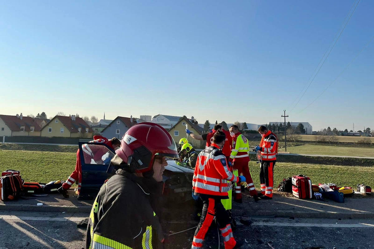 Schwerer Unfall bei Überholmanöver