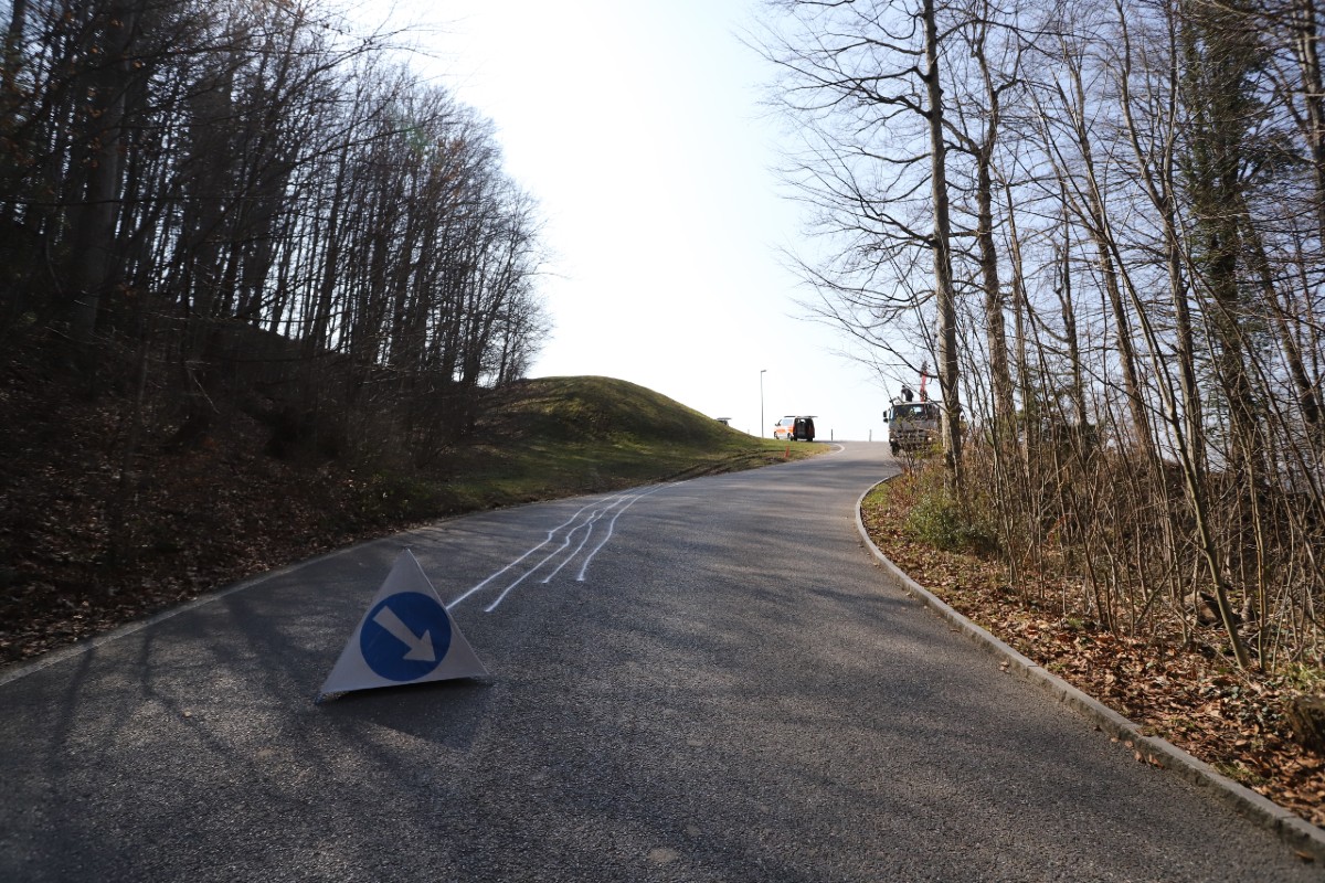Kontrolle bei St. Gallen über Porsche verloren.