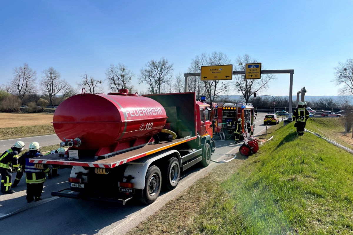 Konstanz - Zwei schwer verletzte Personen nach Flugzeugabsturtz