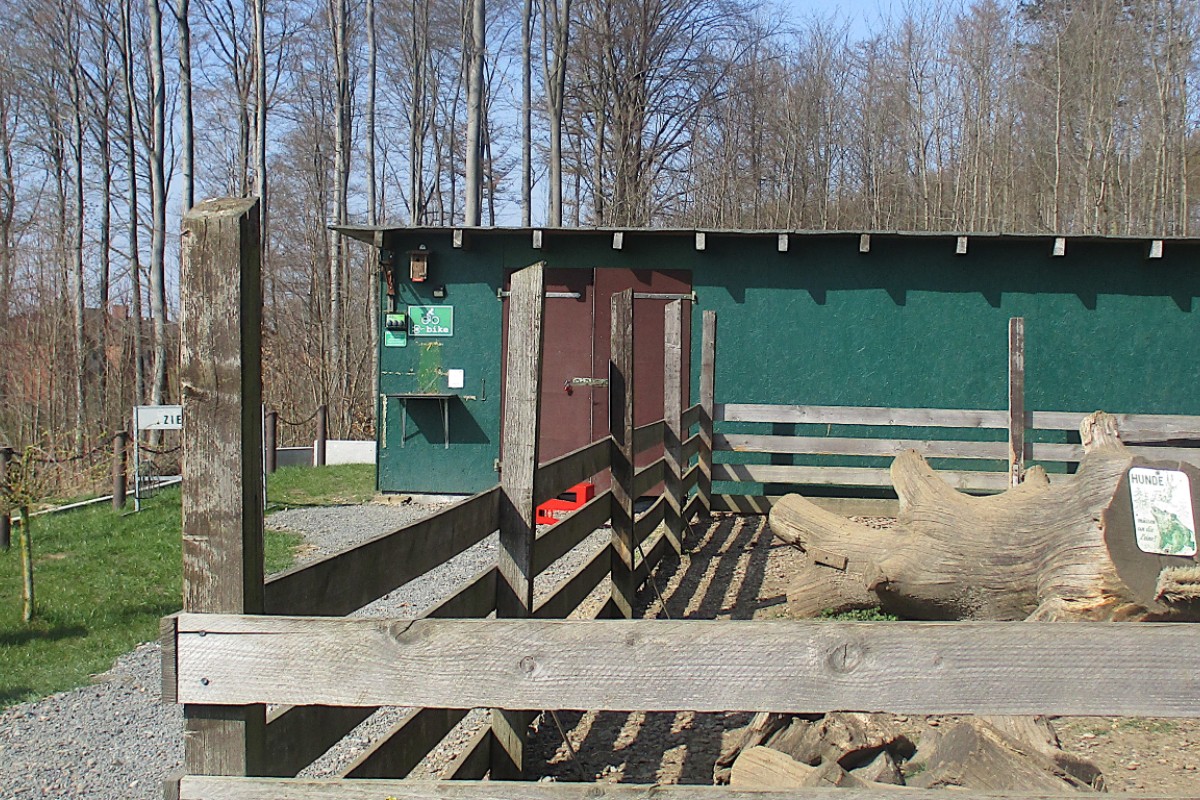 Bad-Münder - Ziegen Traurig - Futterautomat entwendet