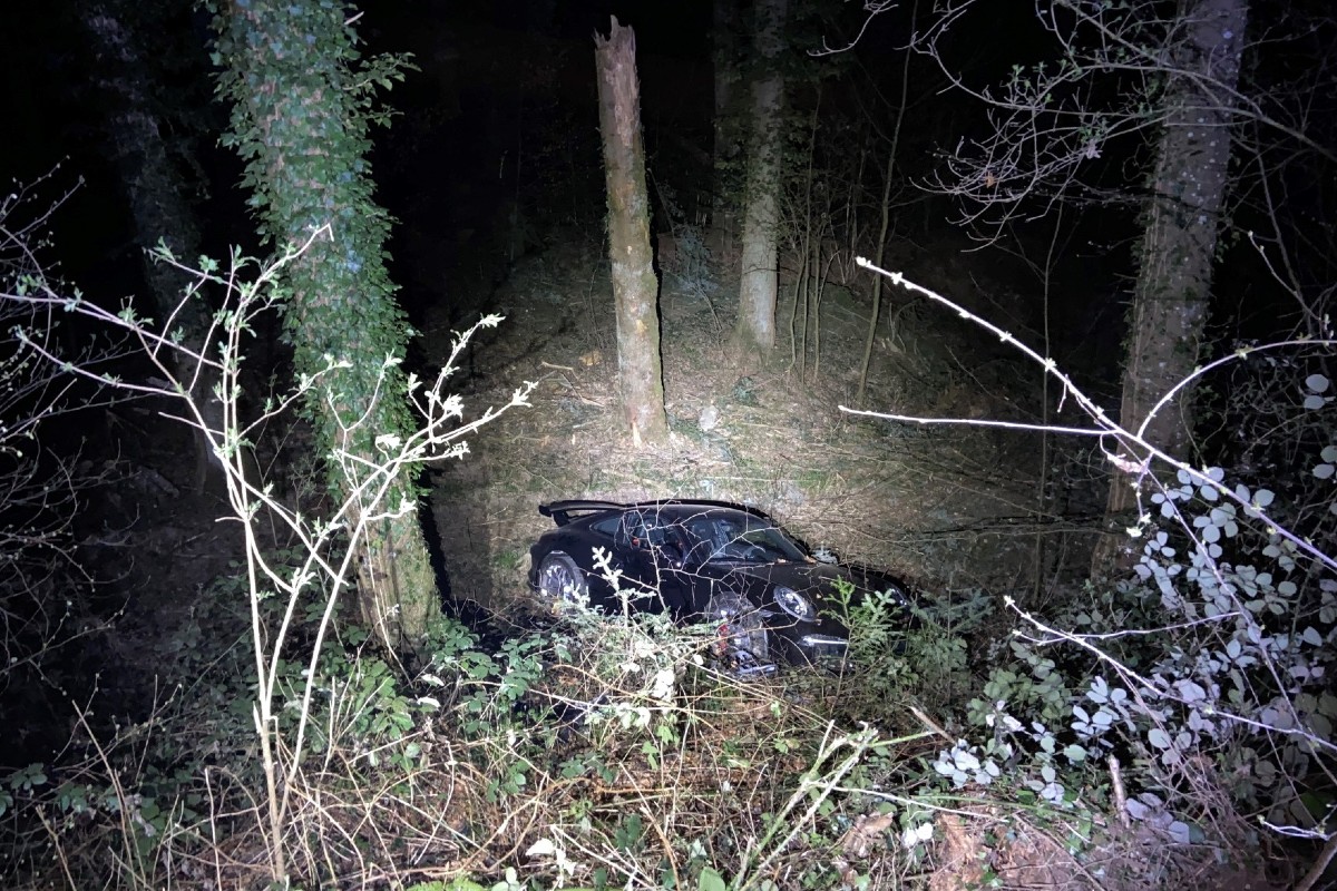 Murgenthal AG - Probefahrt mit Supersportwagen Porsche 911 GT3 endet abseits der Strasse!