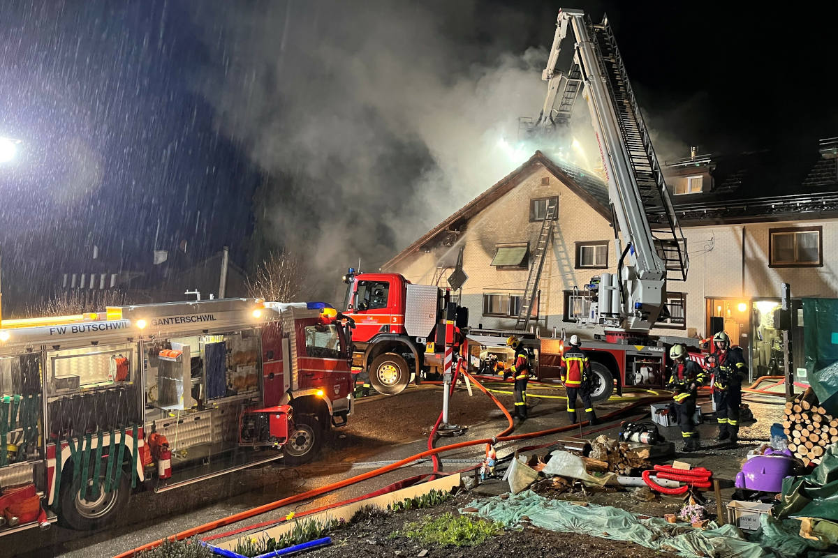 Drei Hausteile nach Brand nicht mehr bewohnbar