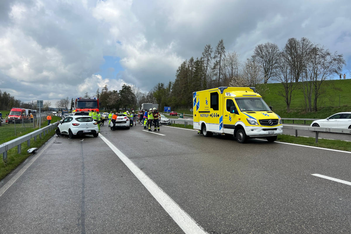 A1 nach mehreren Unfällen bei Goldach gesperrt
