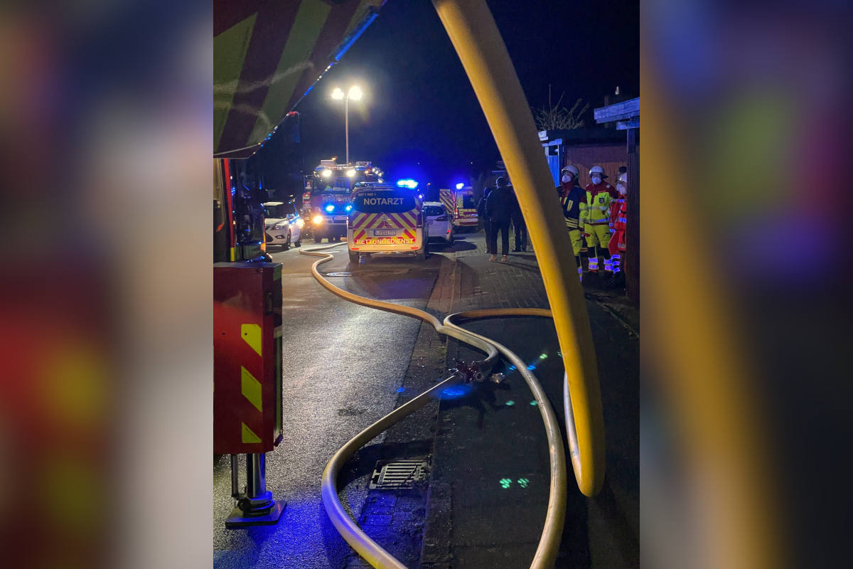 Eine verletzte Person bei Wohnungsbrand