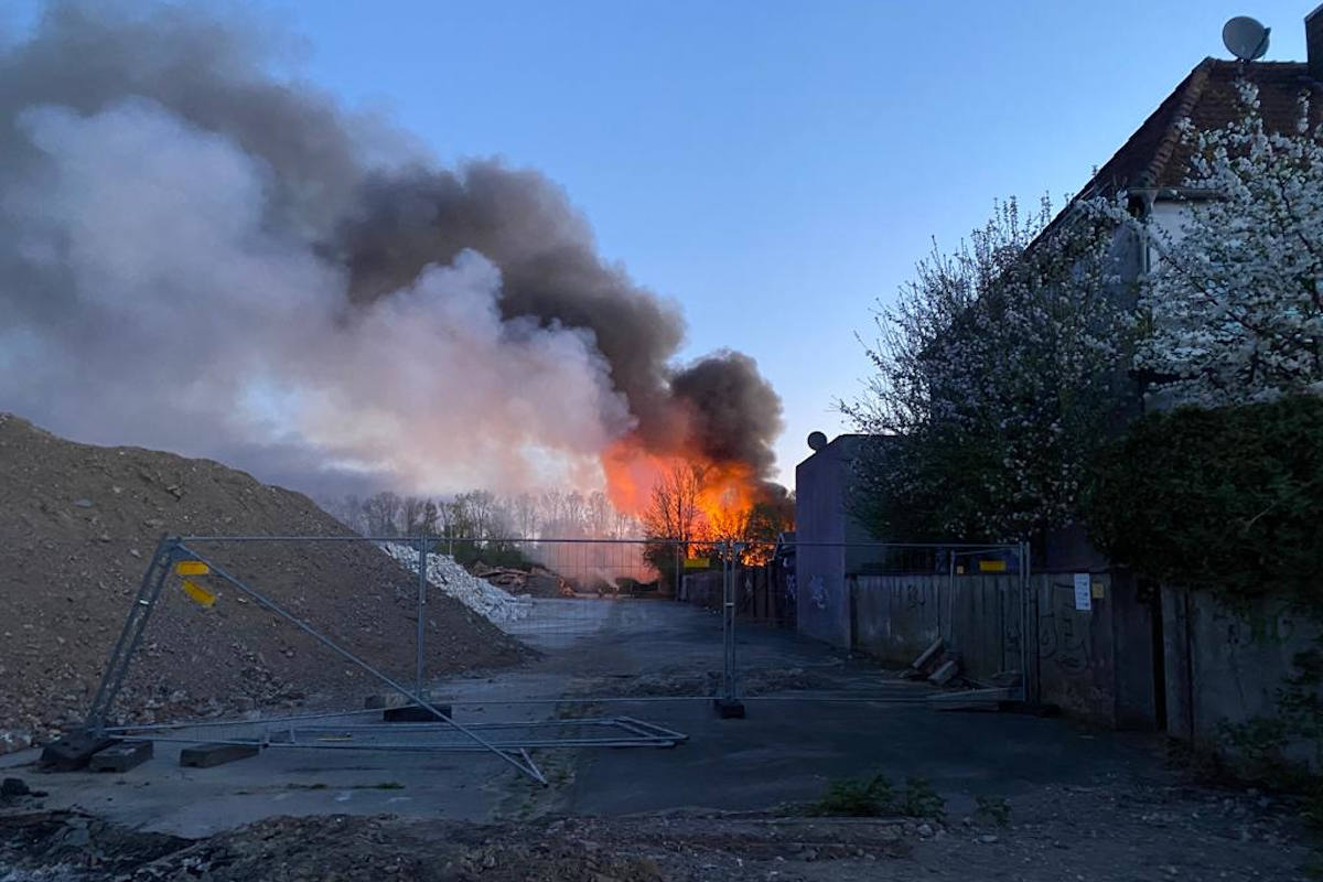 Brand in einem leerstehendem Gebäudekomplex