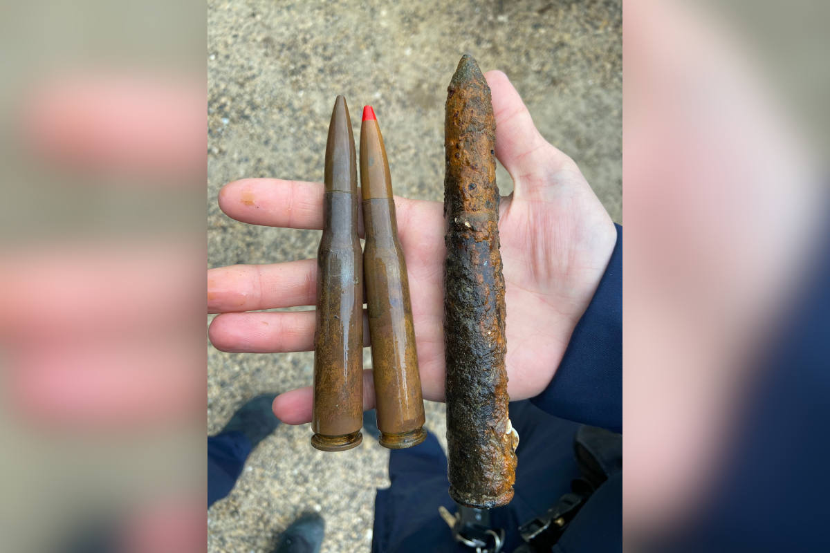 Auffund von Sprengkapseln und Munition im Rhein bei Sulz