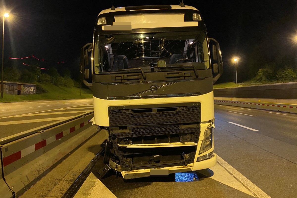 Der Lastwagenfahrer musste den Führerschein abgeben.
