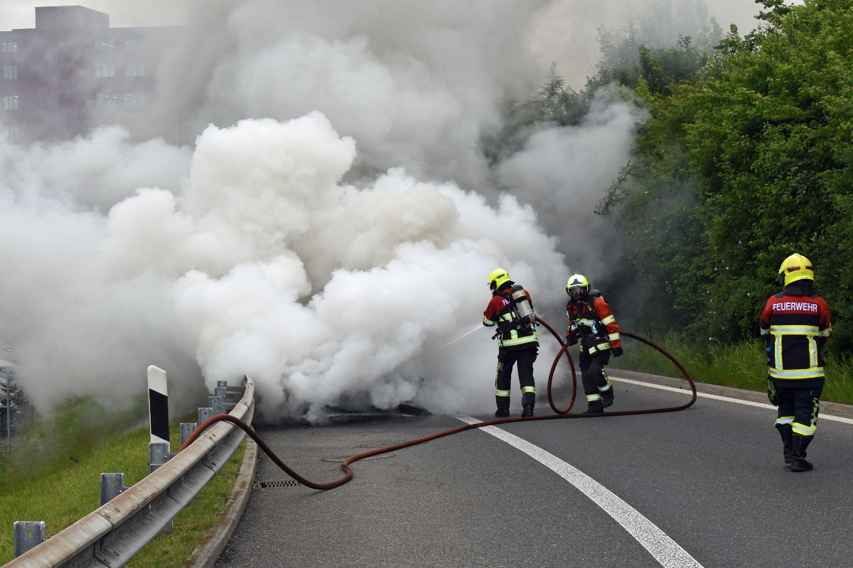 Sursee LU - BMW brennt aus und wird total zerstört