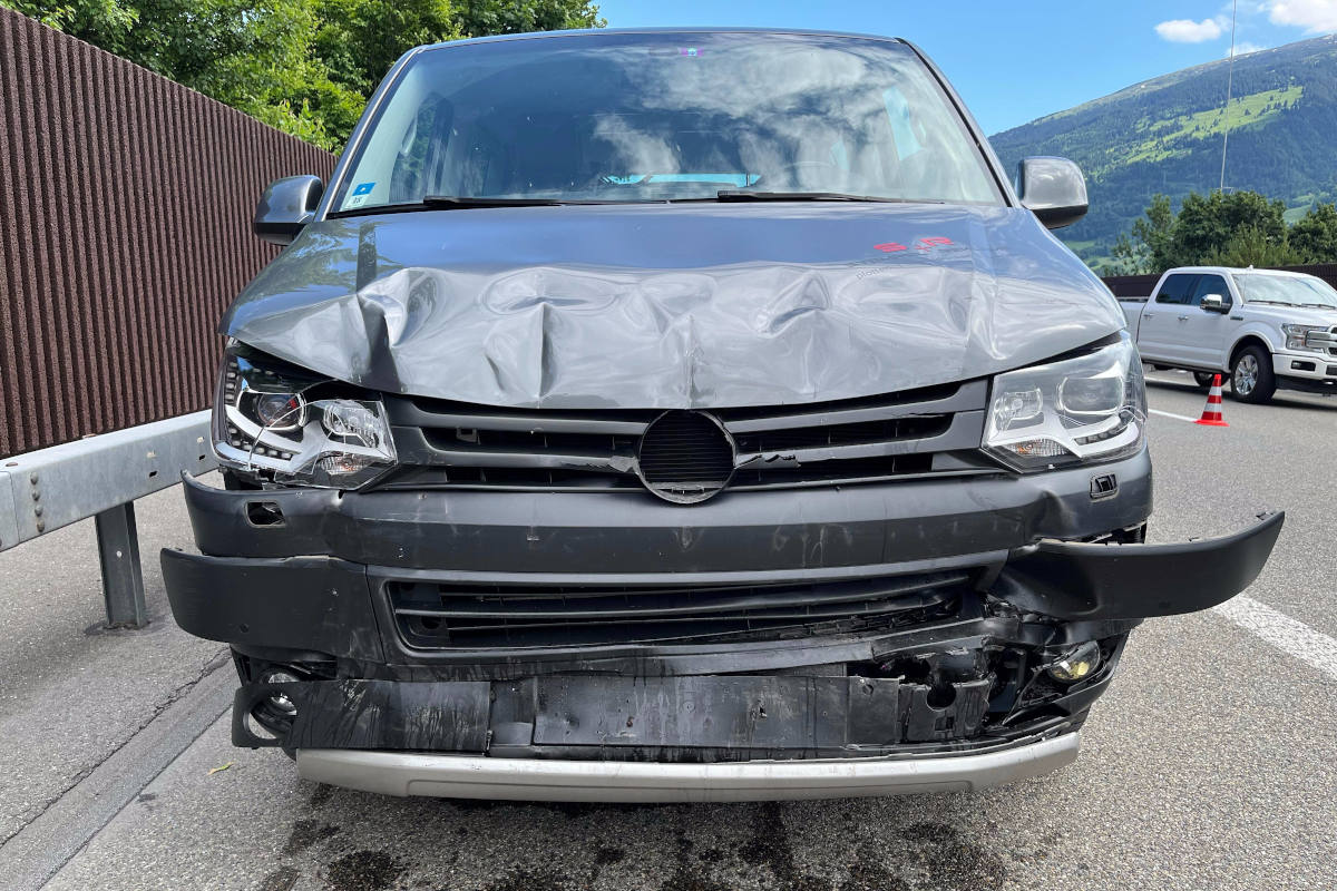 A3 Sargans SG – Fahrzeugbrand nach Auffahrunfall