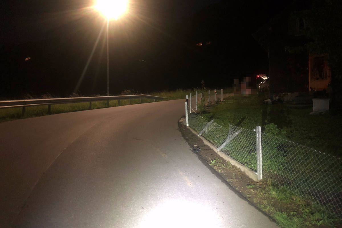 Walenstadt SG – Alkoholisiert in Zaun gefahren