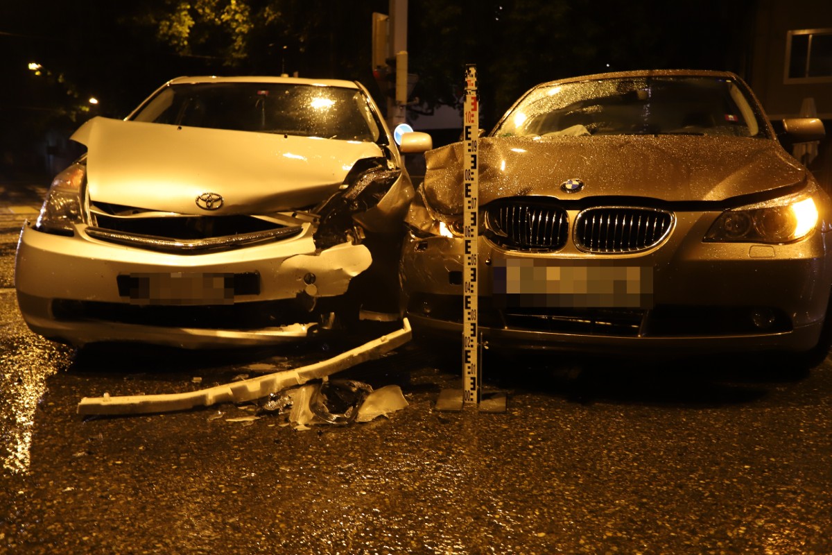 Stadt St. Gallen - Personenwagen kollidieren auf Verzweigung