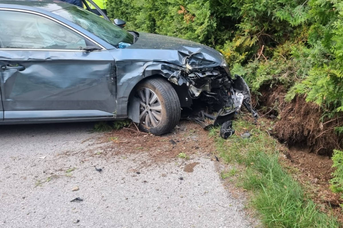 Keutschach – Kontrolle verloren und in Hecke gekracht