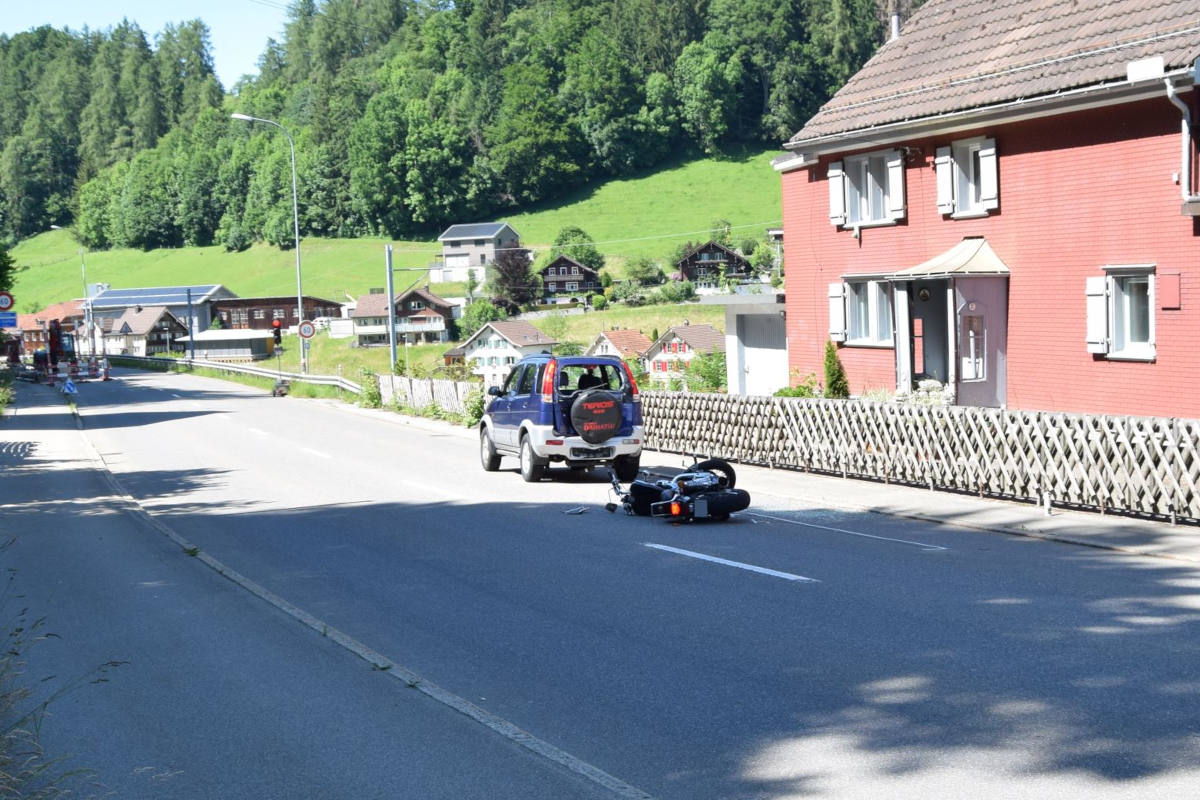 Waldstatt AR – Auffahrunfall mit Motorrad