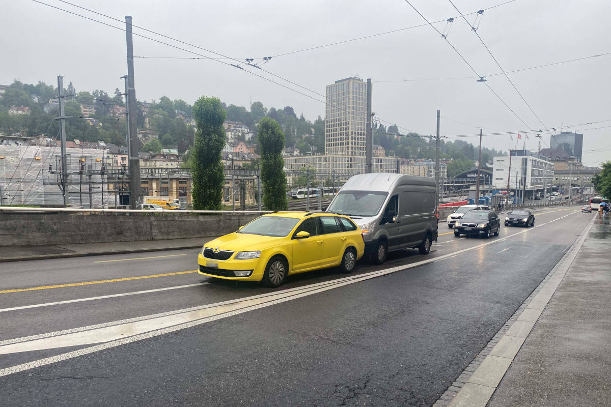 Stadt St. Gallen – Kollision am Lichtsignal – Wer hatte schuld?