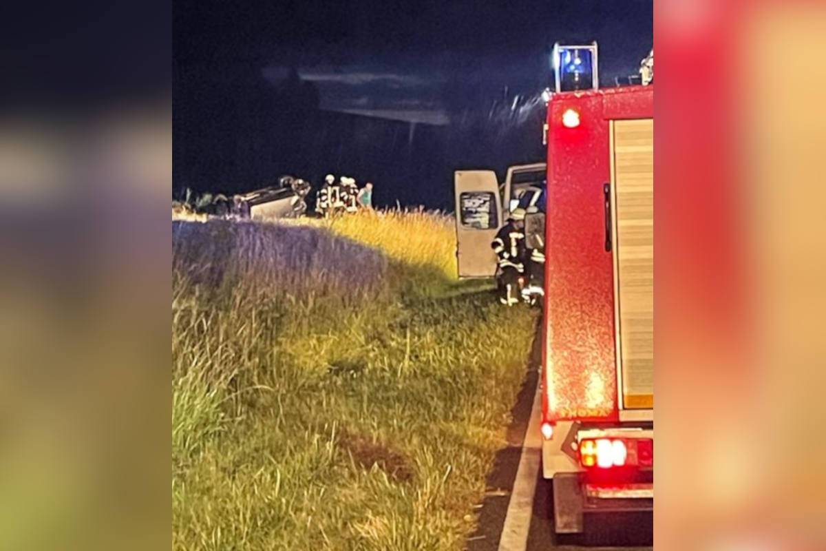 Auto überschlägt sich bei Unfall in Eigeltingen-Heudorf