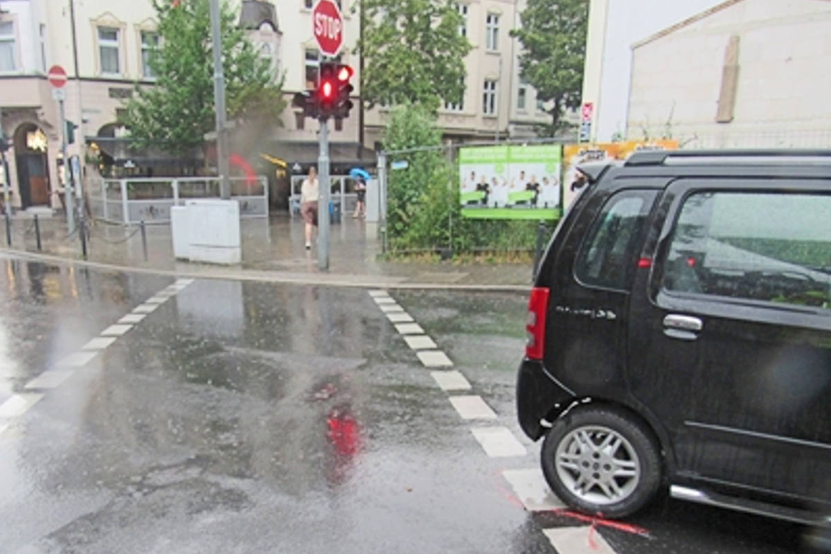 Ratingen – Kind auf Fußgängerfurt angefahren und schwer verletzt