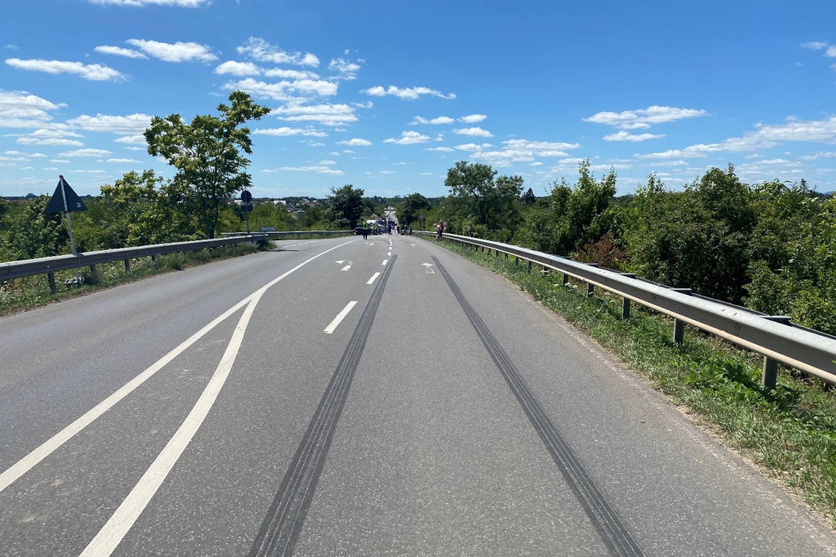 Raser verursacht schweren Unfall bei Haßloch