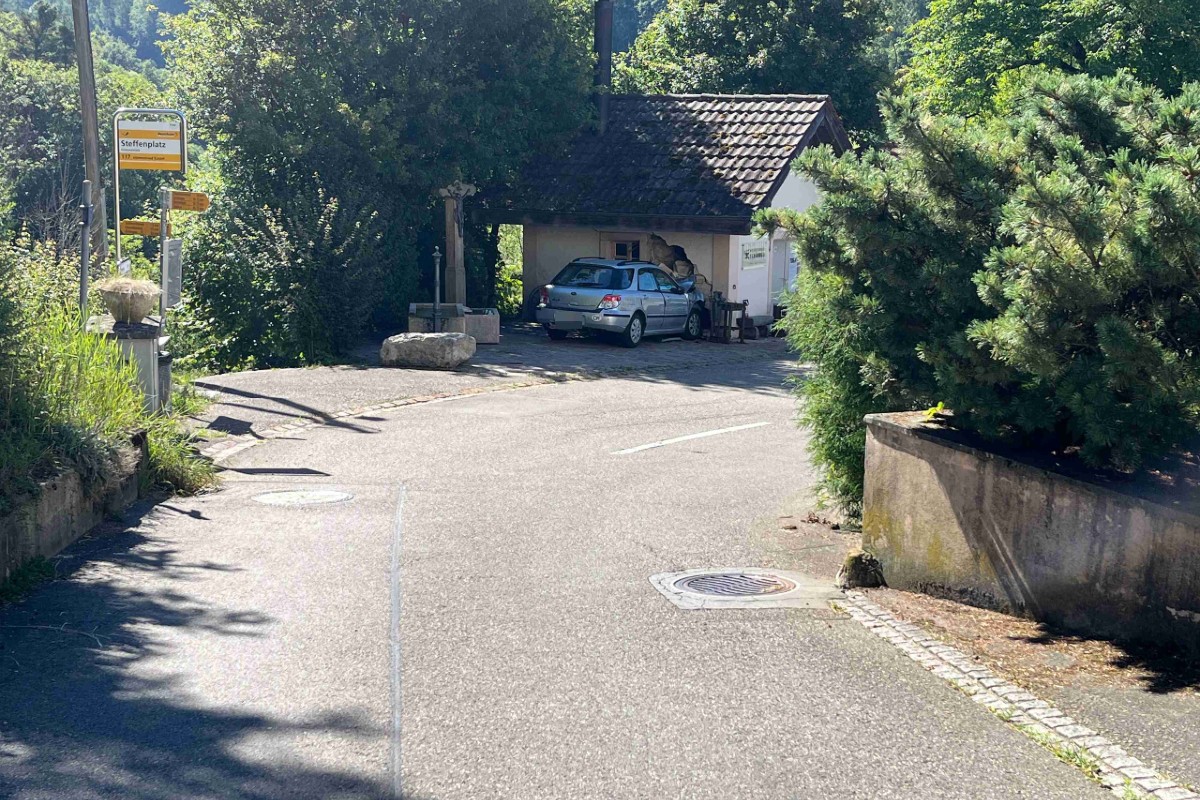 In Himmelried SO mit dem Subaru in die Wand gefahren.