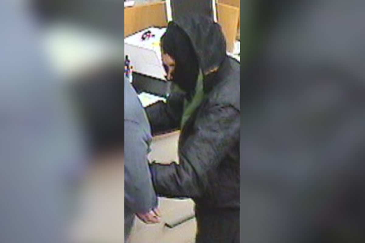 Bild einer Überwachungskamera das den Täter zeigt