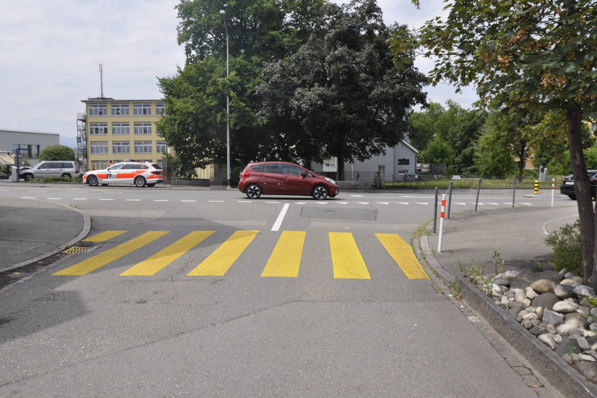 Schönenwerd SO – Auto kollidiert mit Buswartehäuschen