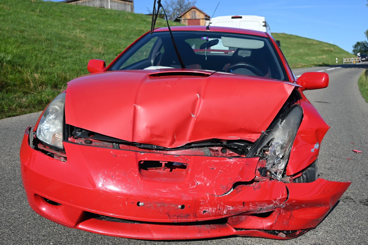  Jonschwil SG - Frontalkollision mit zwei Verletzten!