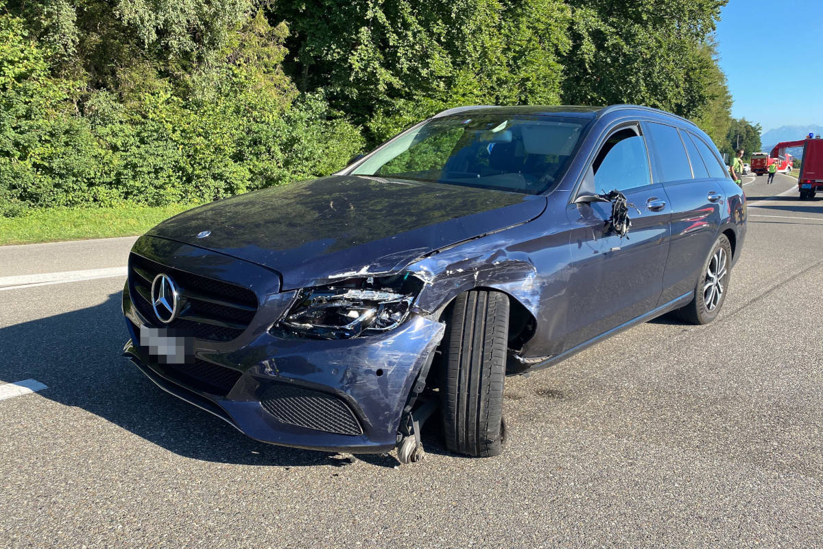 Auto überschlug sich nach Kollision