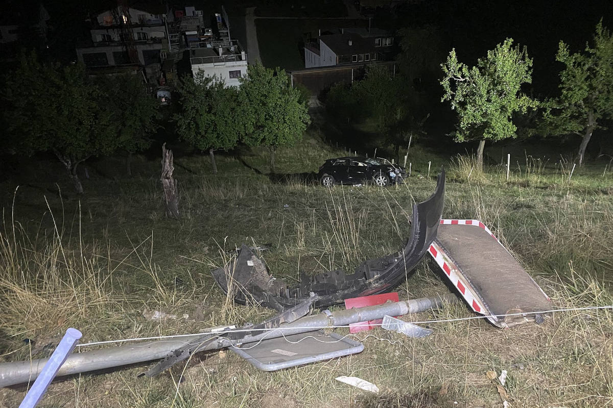 Personenwagen überschlägt sich nach Ausweichmanöver