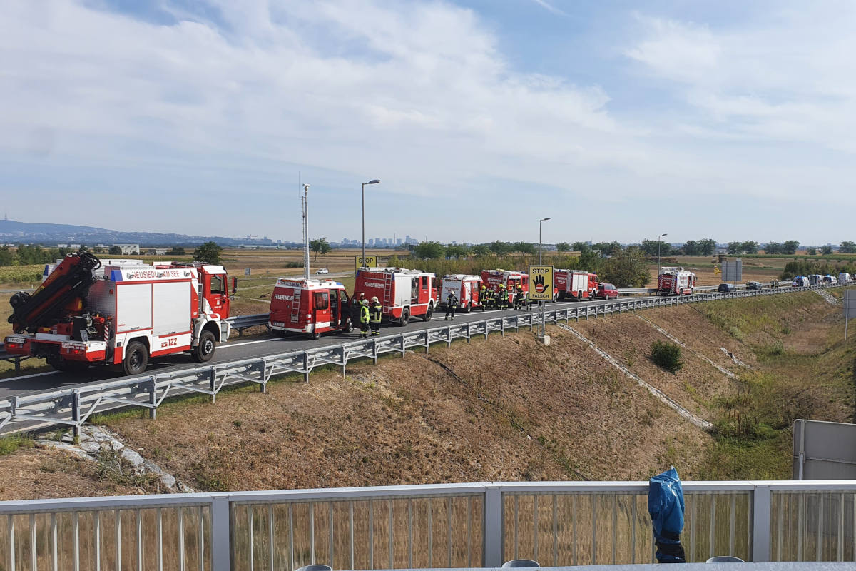Verkehrsunfall eines Schlepperfahrzeuges endet mit 3 Toten