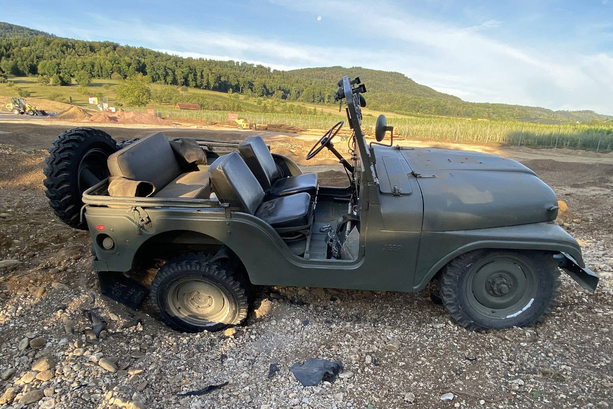 Aesch BL – Alkoholisierter Jeep-Fahrer bleibt im Baustellenareal stecken