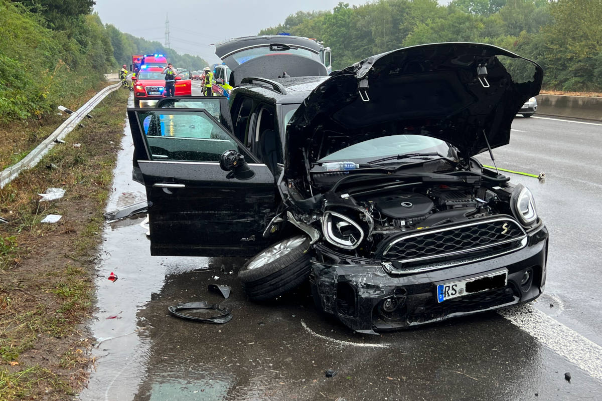 Neun Verletzte bei Verkehrsunfall auf der A46