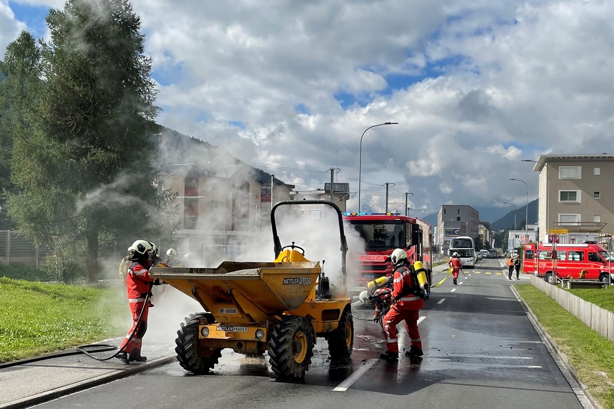 Davos Dorf GR - Dumper in Brand