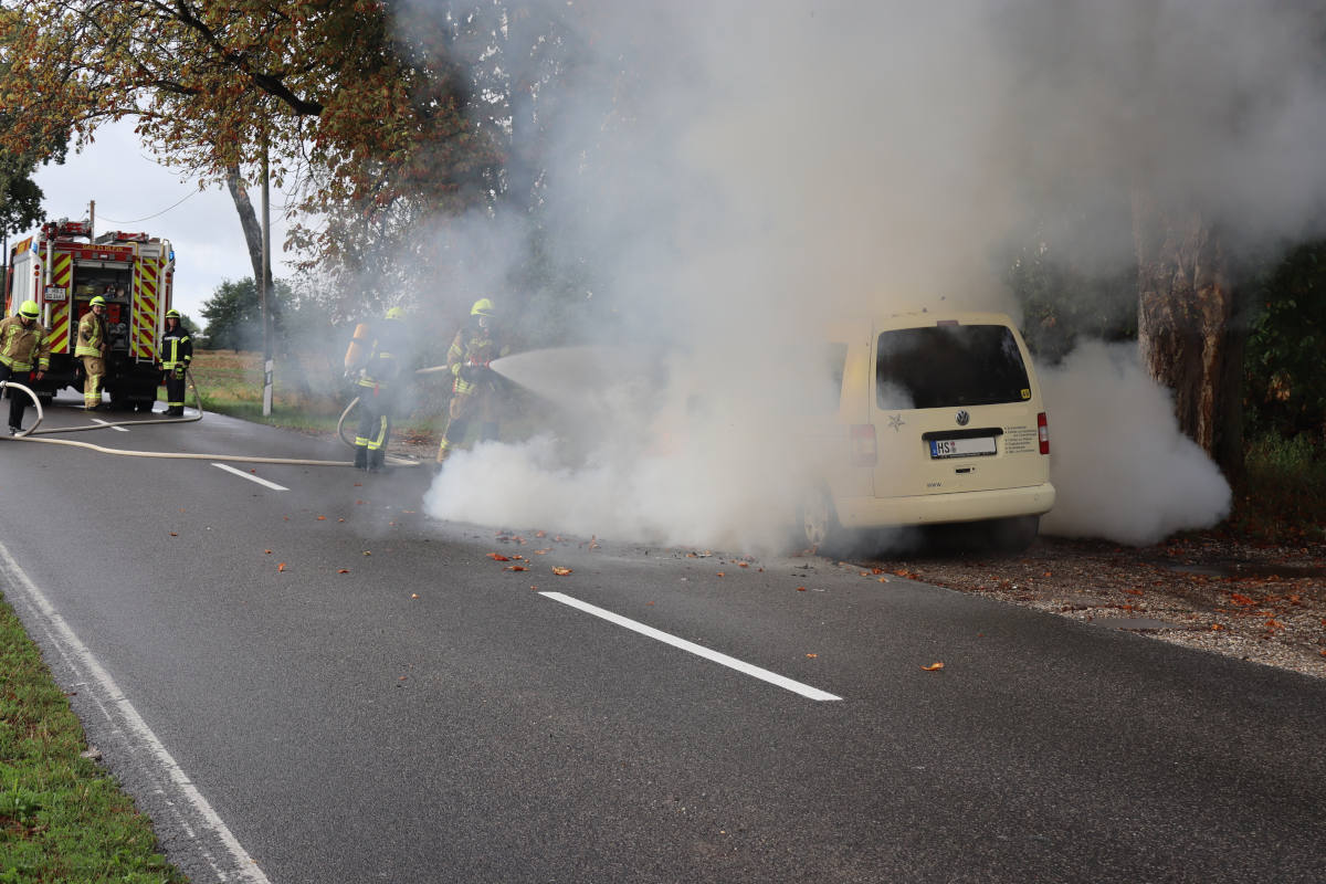 Brand eines Taxi in Birgden