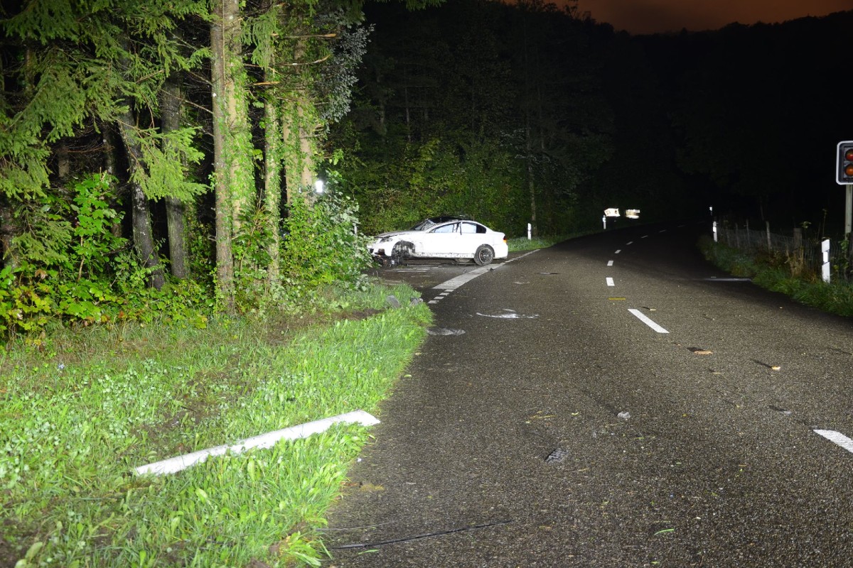 Hersberg BL - 19-Jährige baut nach Ausweichmanöver Totalschaden