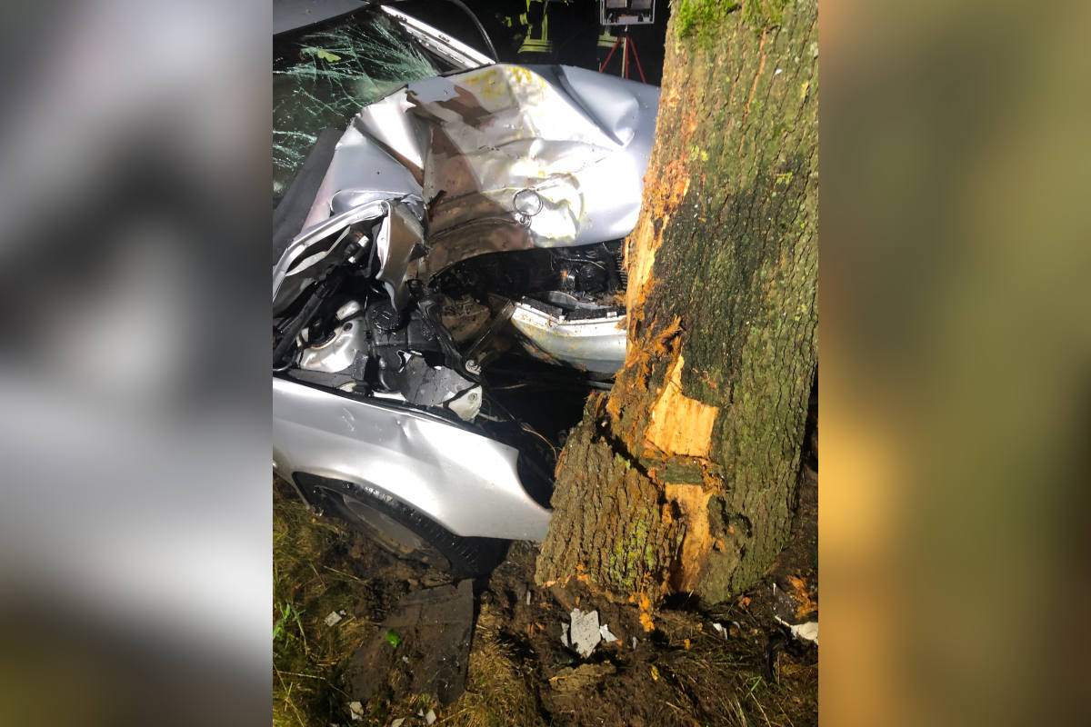 Verkehrsunfall mit einer eingeklemmten Person