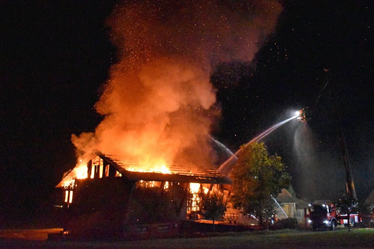 Scheune bei Brand komplett zerstört
