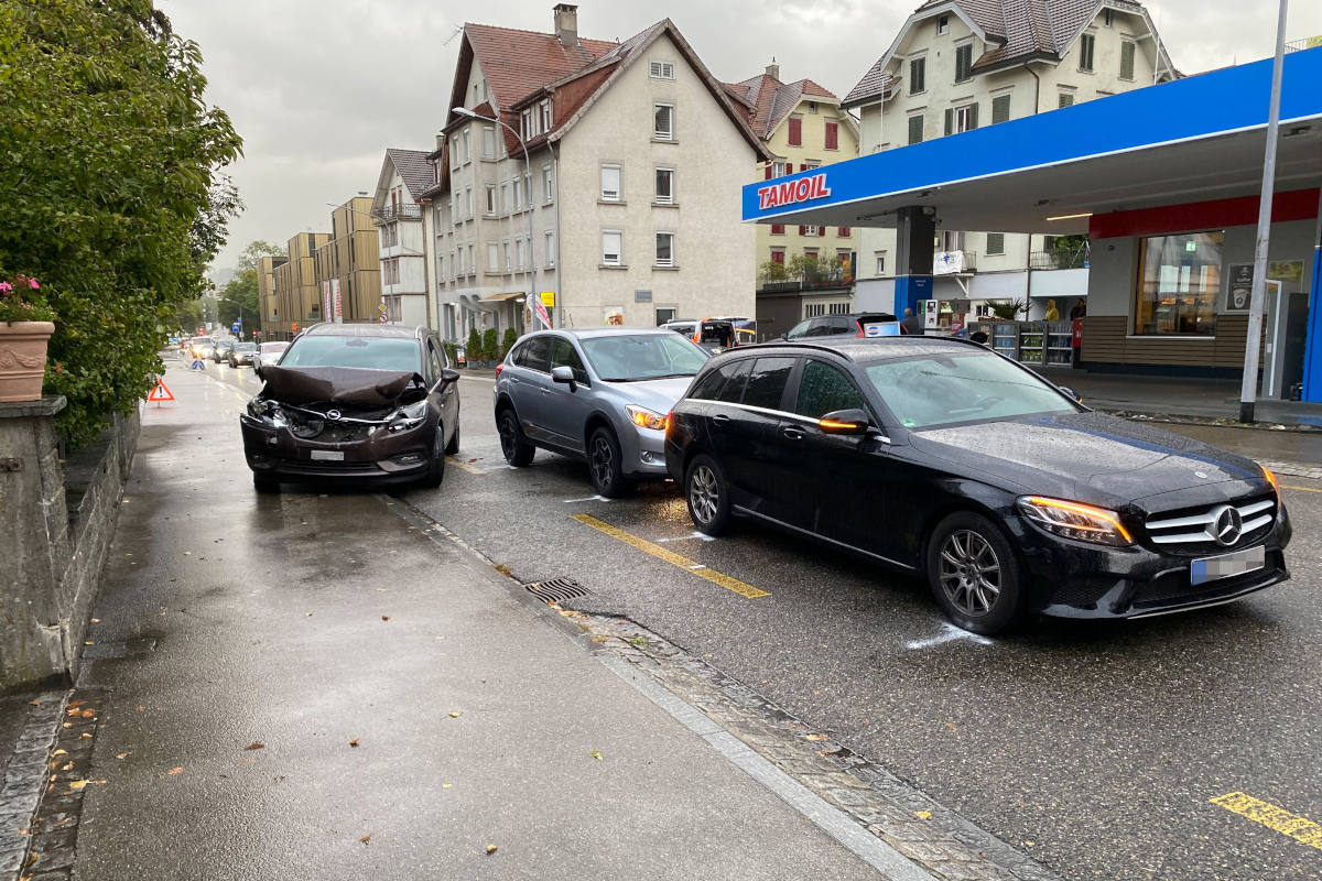 Stadt St. Gallen – Mehrere Verkehrsunfälle mit insgesamt hohem Sachschaden