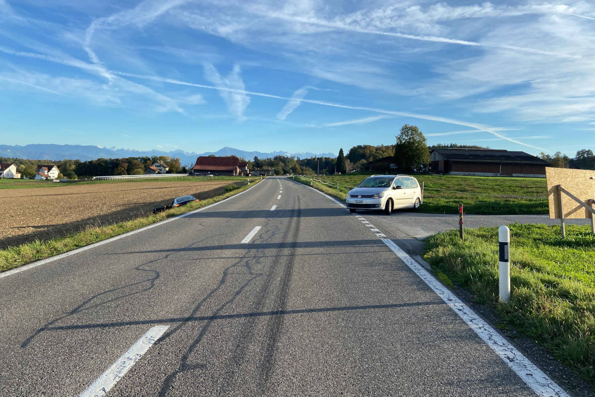 Frontal-seitliche Kollision zwischen zwei Personenwagen