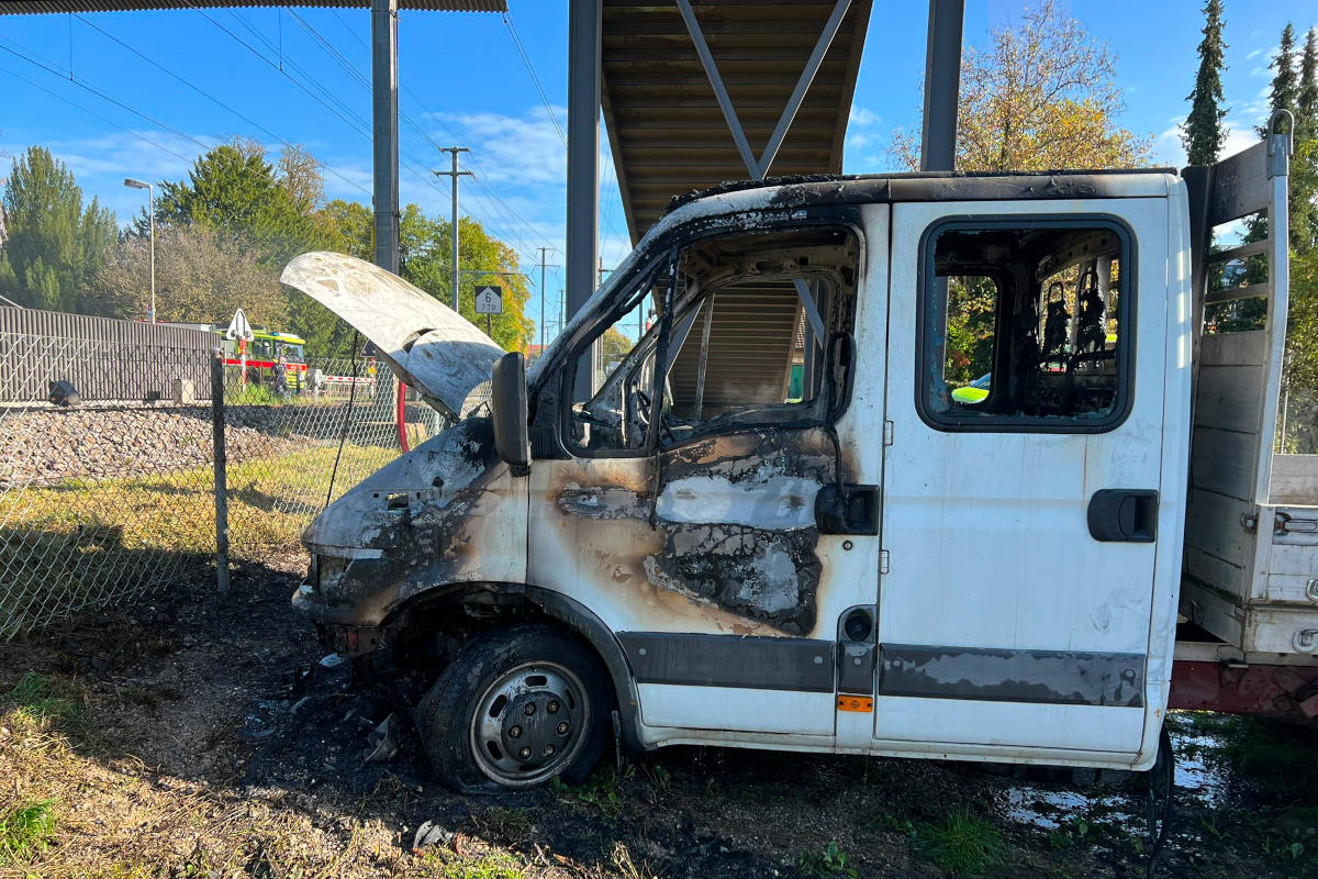 Lieferwagen in Brand geraten