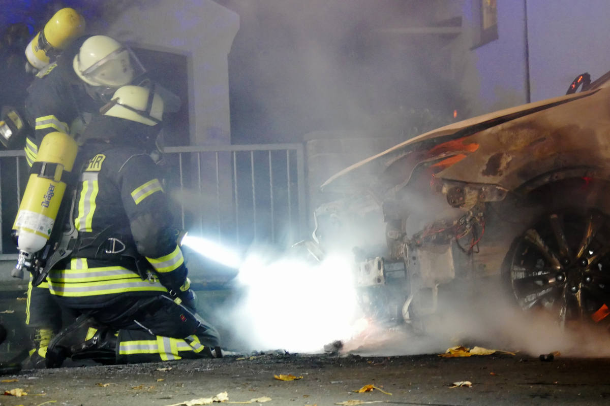 Celle – Fahrzeug bei Brand komplett zerstört