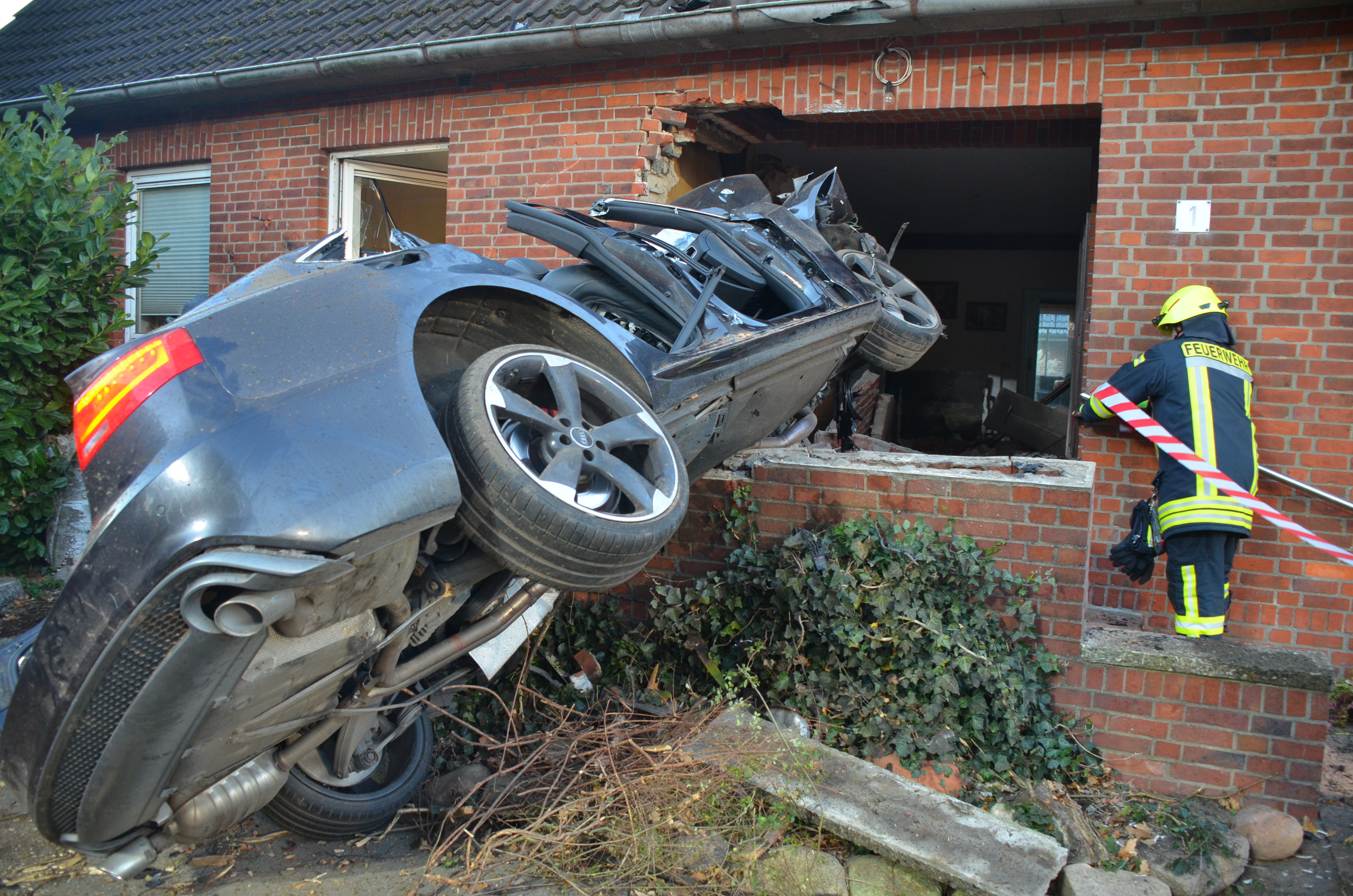 27-jähriger Autofahrer bei Unfall schwer verletzt