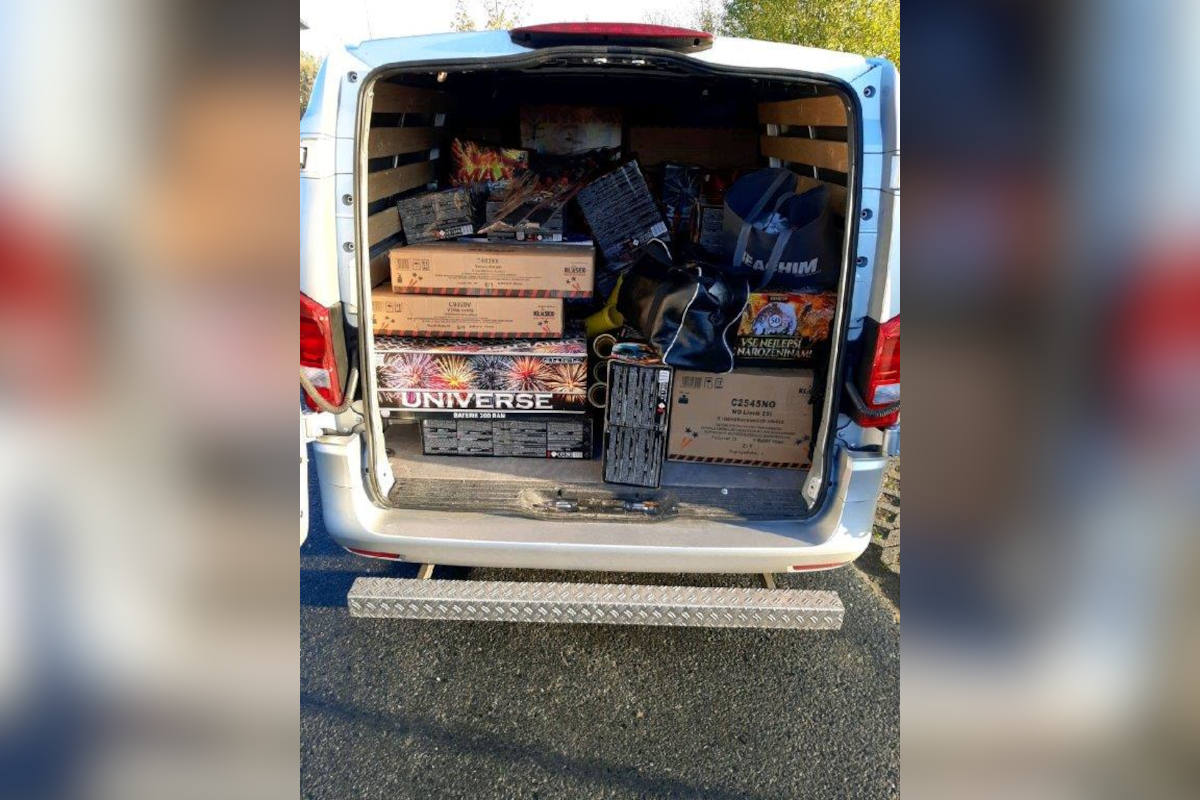 A17 Bahretal – Hochexplosive Ladung gestoppt – über eine Tonne Feuerwerkskörper sichergestellt