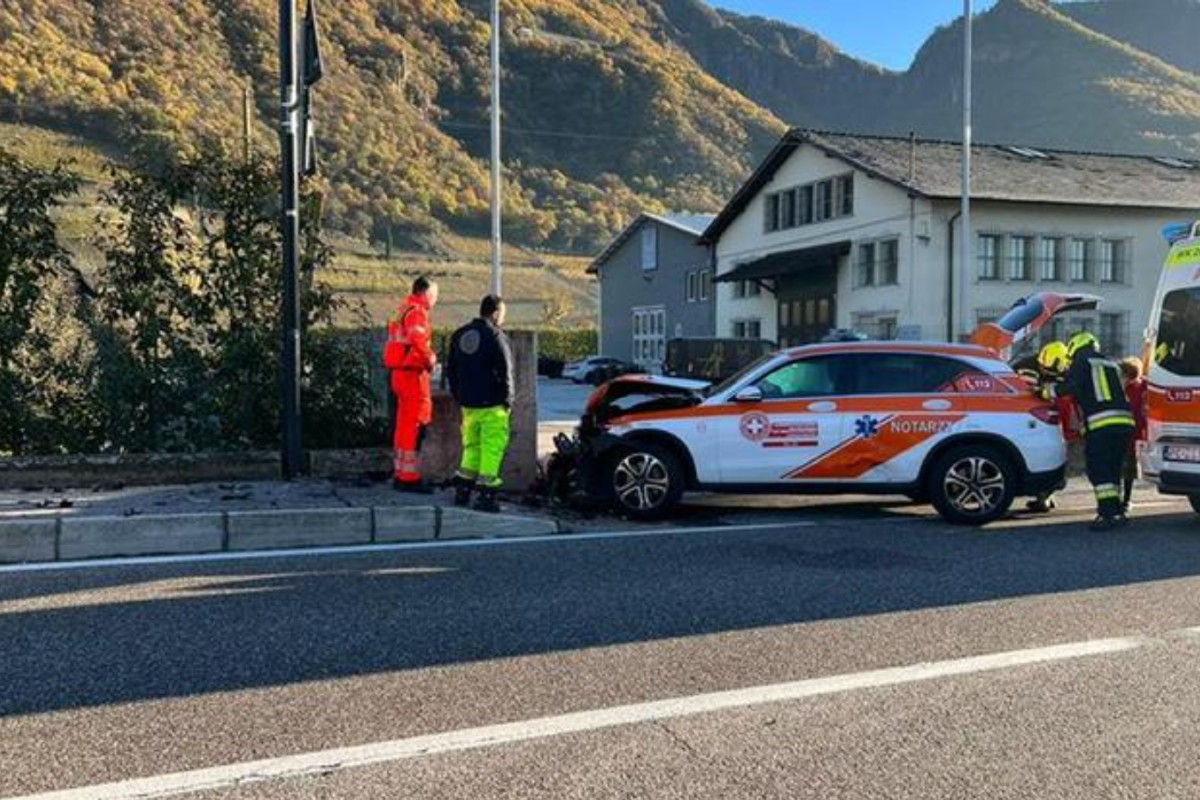 Siebeneich - Unfall zwischen Notarztauto und zwei PKW